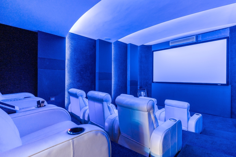 7 Bedroom Property for Sale in Clifton Western Cape